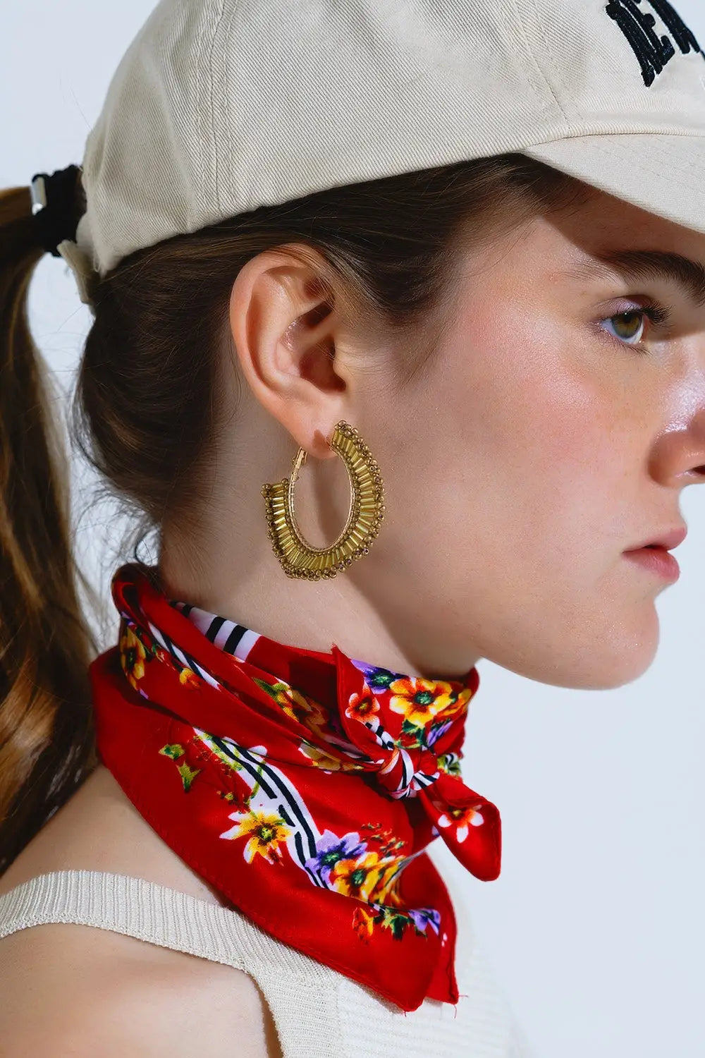 Medium Hoops With Beaded Details in Gold - BEIGE / ONE - Earrings