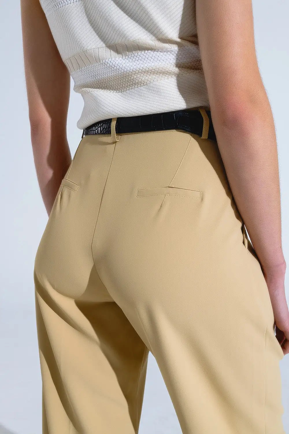 Straight Leg Trousers With Side Pockets and Darts in Beige - Pants