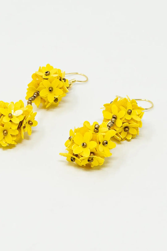 Dropped Flower Statement Earrings With Yellow Daisies - YELLOW / ONE - Belts Earrings