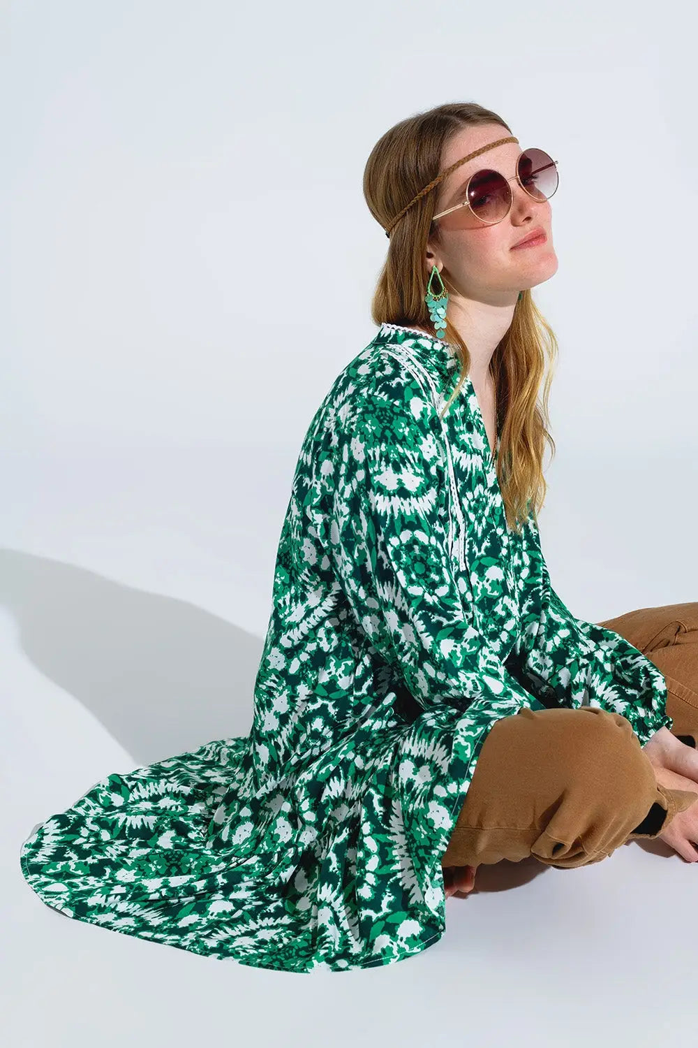 Tie Dye Print Short Dress With Long Sleeves And Lace Trim in Green - Dresses