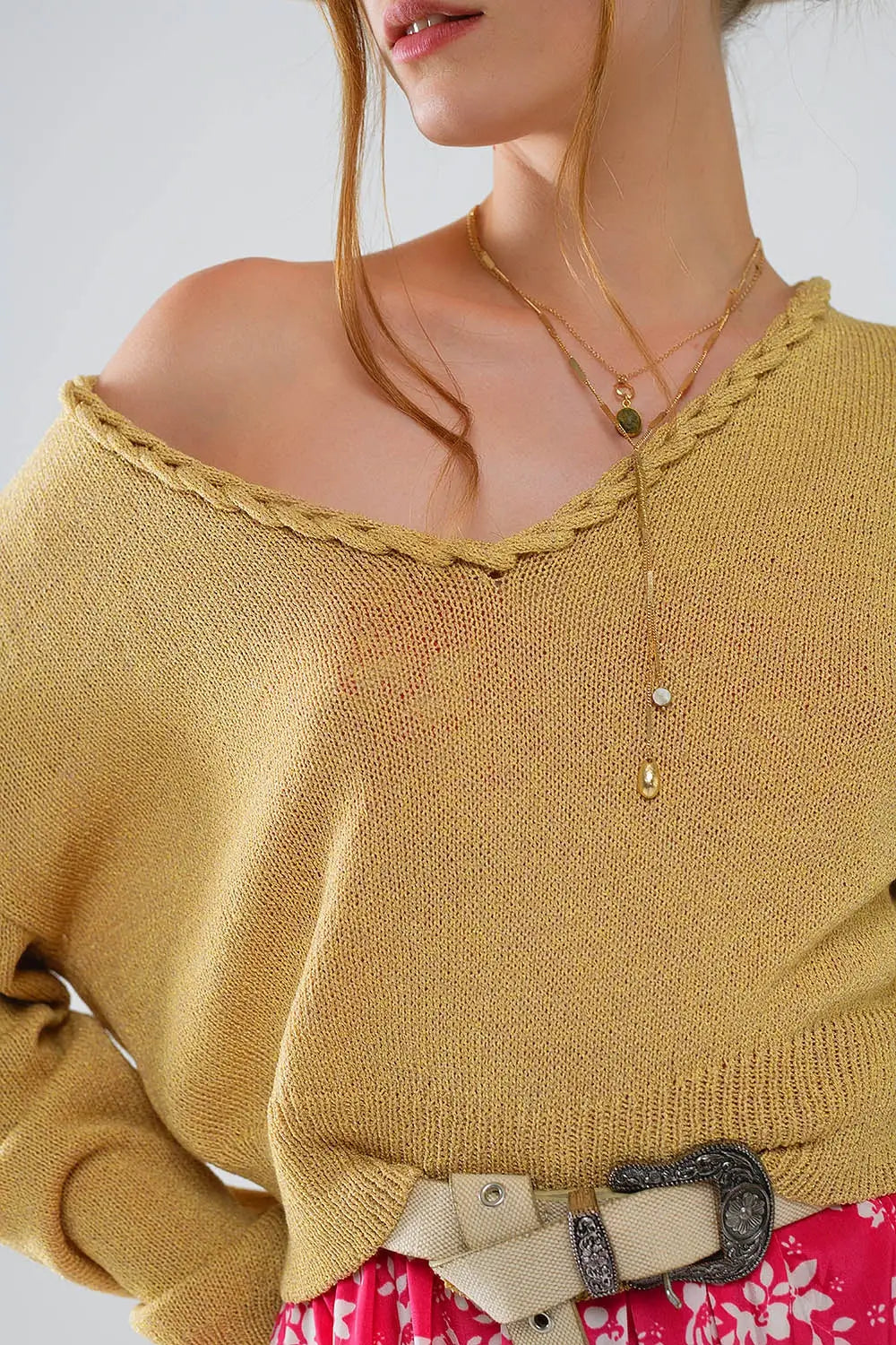 Wide V-neck Light Sweater With Braided Detail In Gold - CAMEL / ONE - Sweaters