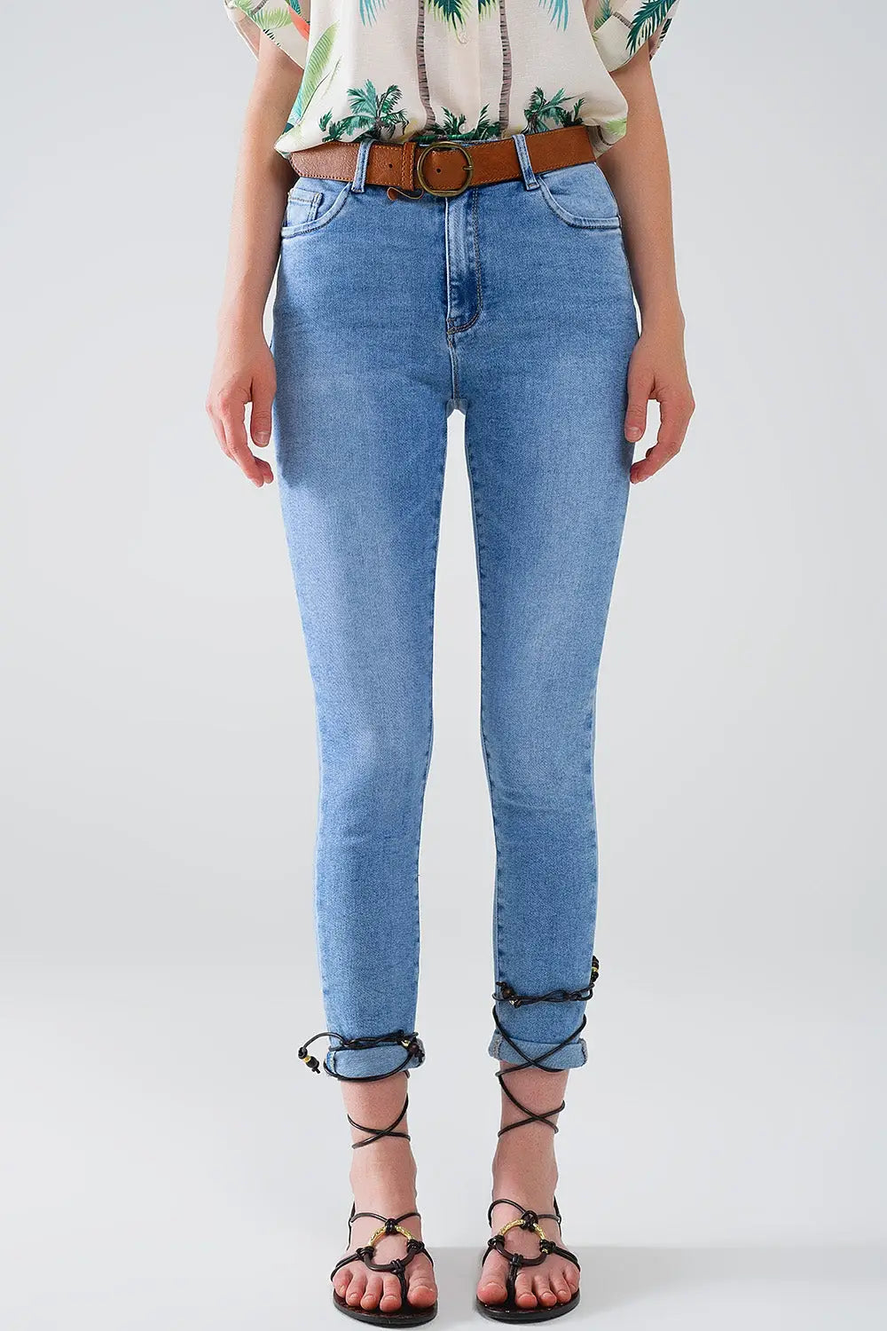 Regular Waist super Skinny Jeans in Light Wash with 5 pockets
