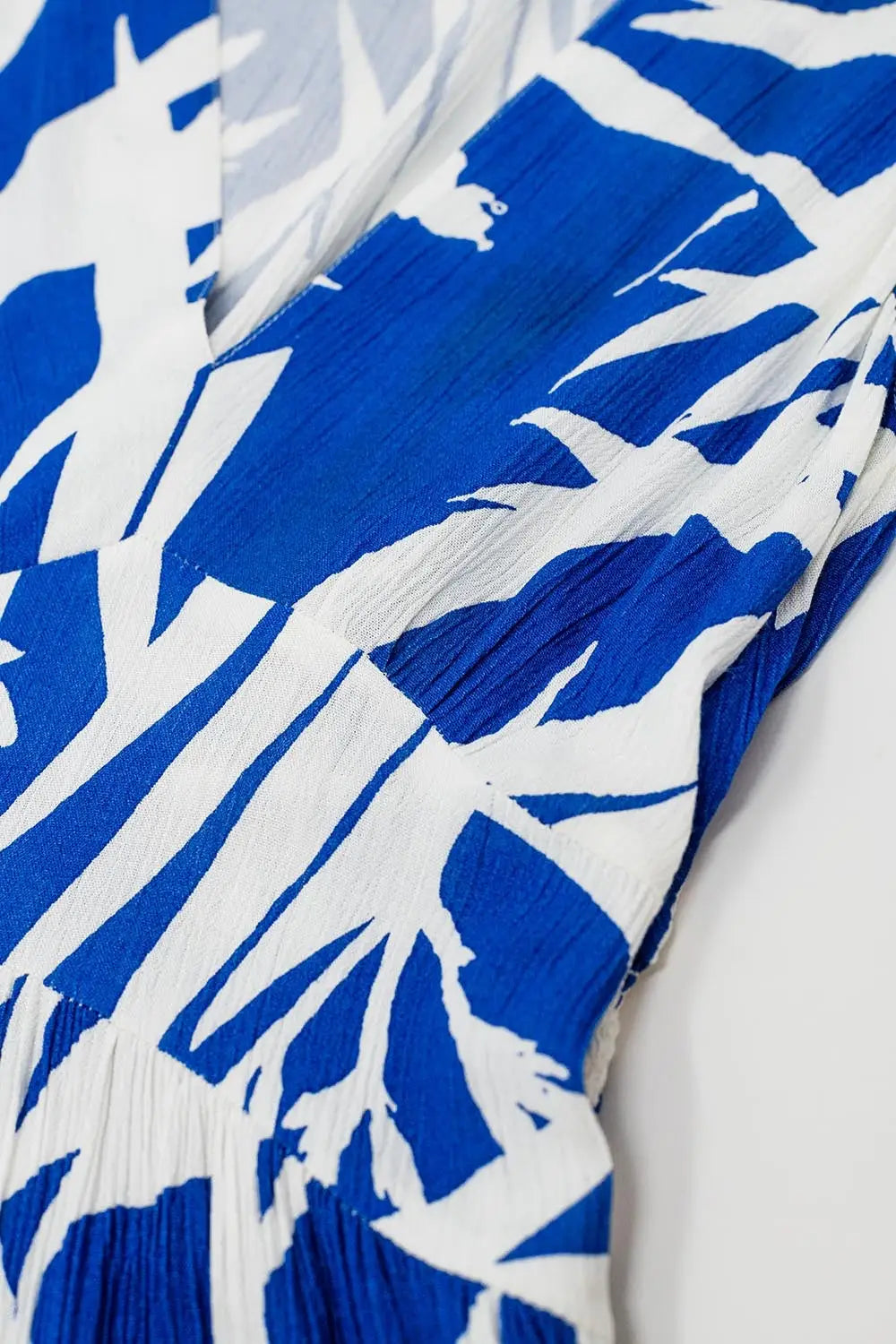 Maxi Tropical Print V-neck Dress With Slit in Blue - Dresses
