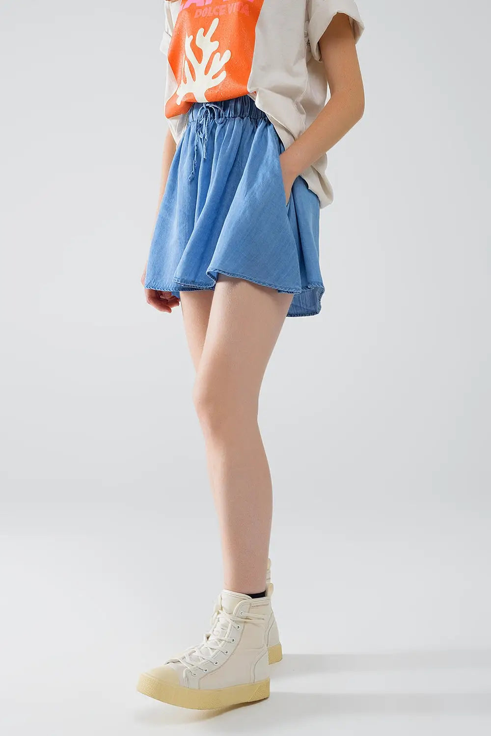Flowing Tencel Denim Shorts With Side Pockets - Pants