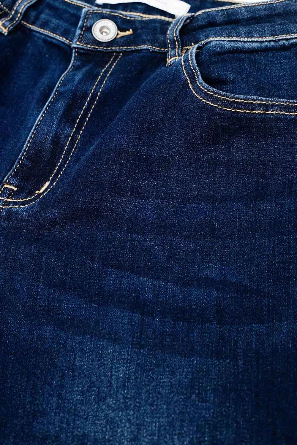 Dark wash wide leg 90’s Jeans