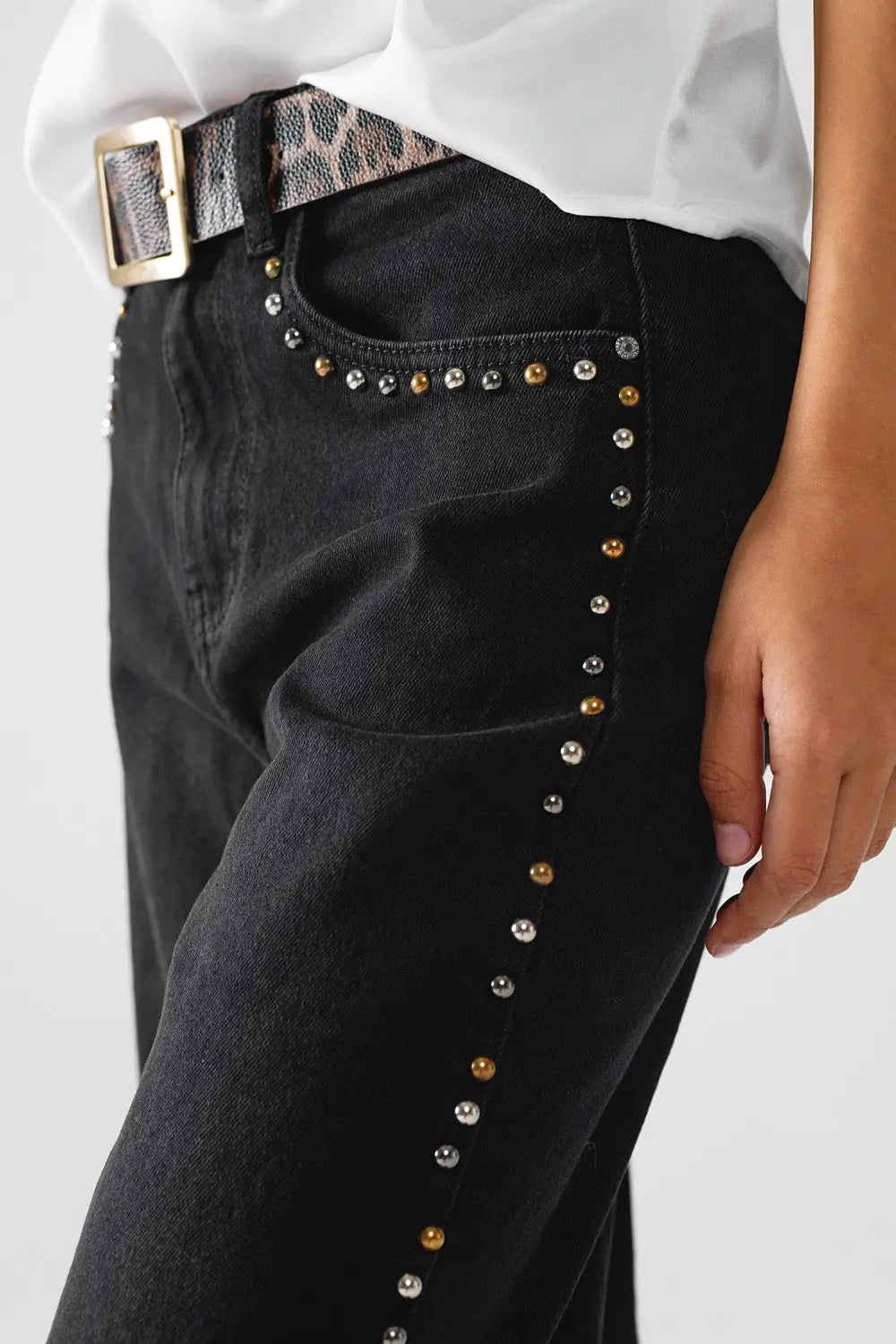 Straight Jeans With Stud Trim Details On The SIdes In Black
