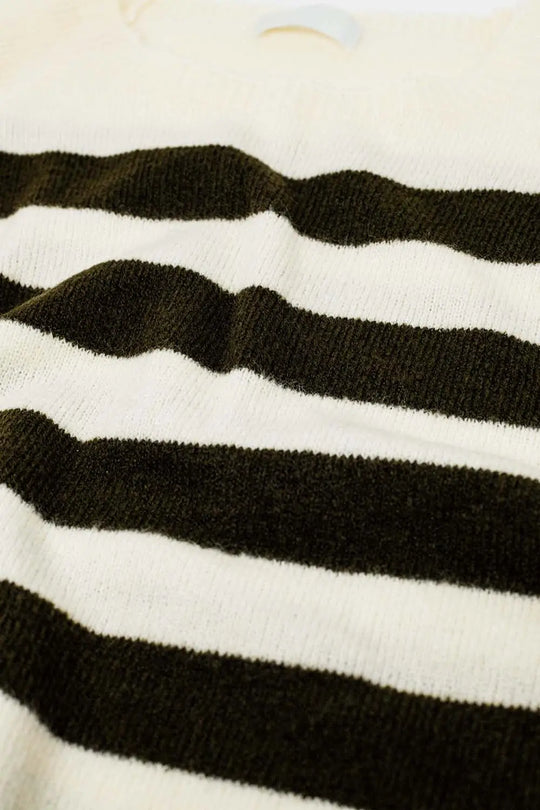 Fine knit sweater in beige with brown stripes - Sweaters