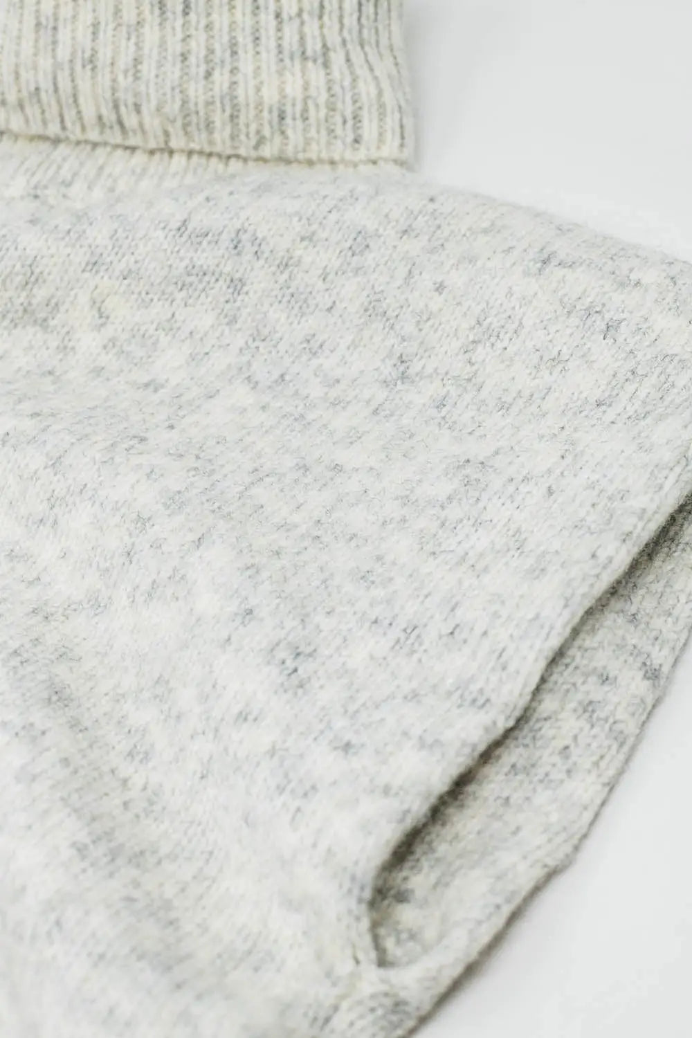 Cozy turtleneck sleeveless sweater in grey - Sweaters