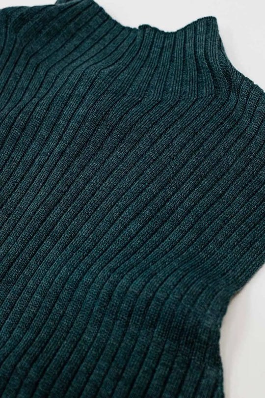 Sleeveless fine knit wool sweater in green - Sweaters