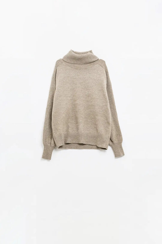 wide beige sweater with ribbed sleeves - Sweaters