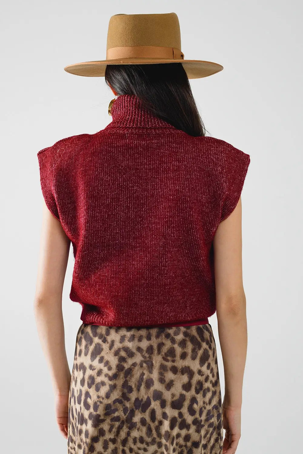 Cozy turtleneck sleeveless sweater in burgundy - Sweaters