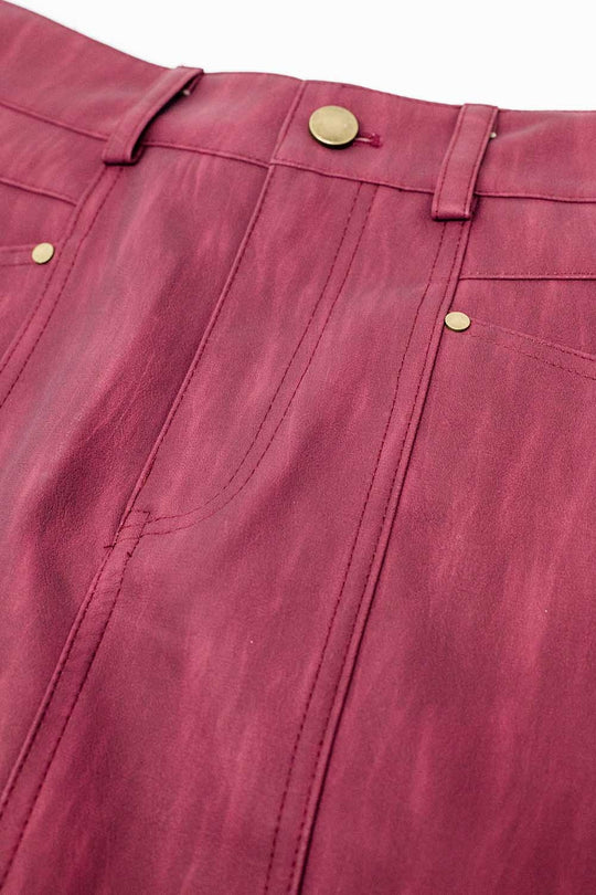 Straight mini skirt in burgundy with pockets