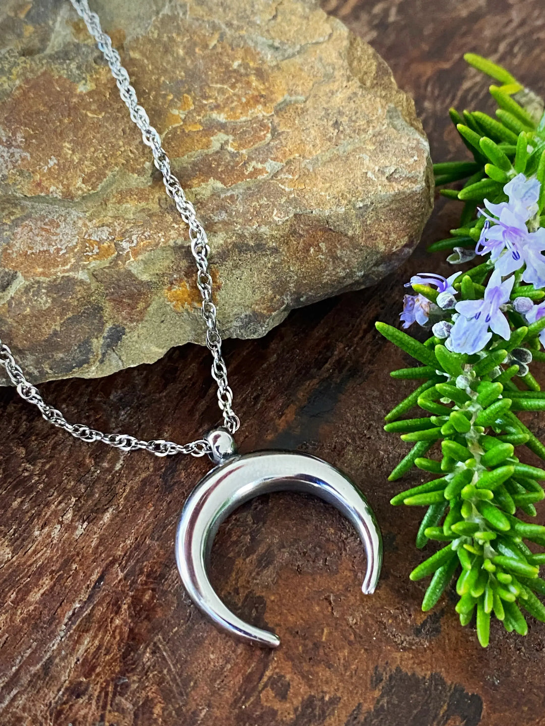CRESCENT MOON NECKLACE