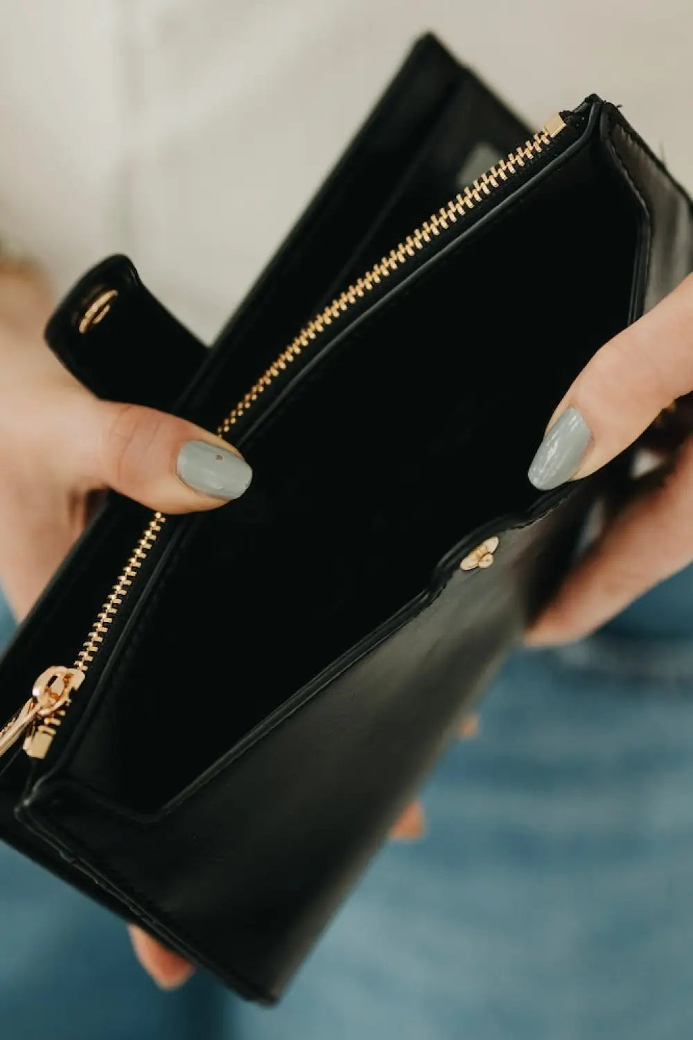 Essentials Carryall Wallet - Wallet