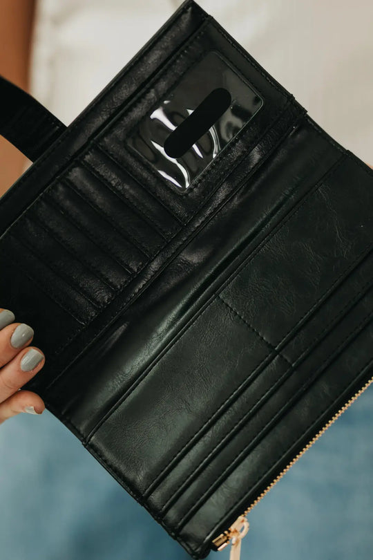 Essentials Carryall Wallet - Wallet