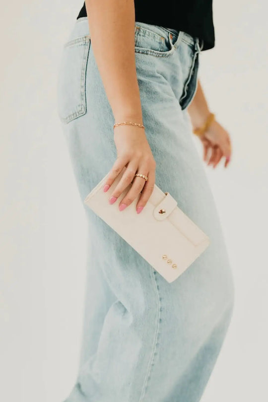 Essentials Carryall Wallet - Cream - Wallet