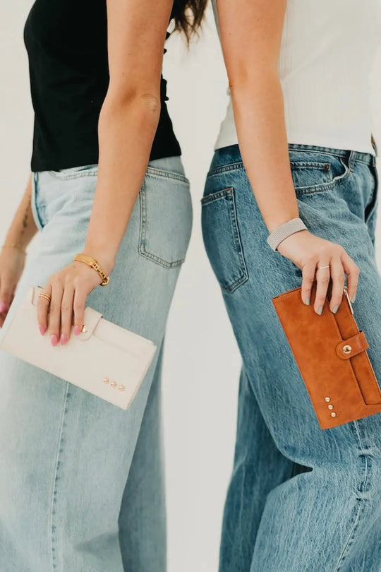 Essentials Carryall Wallet - Brown - Wallet