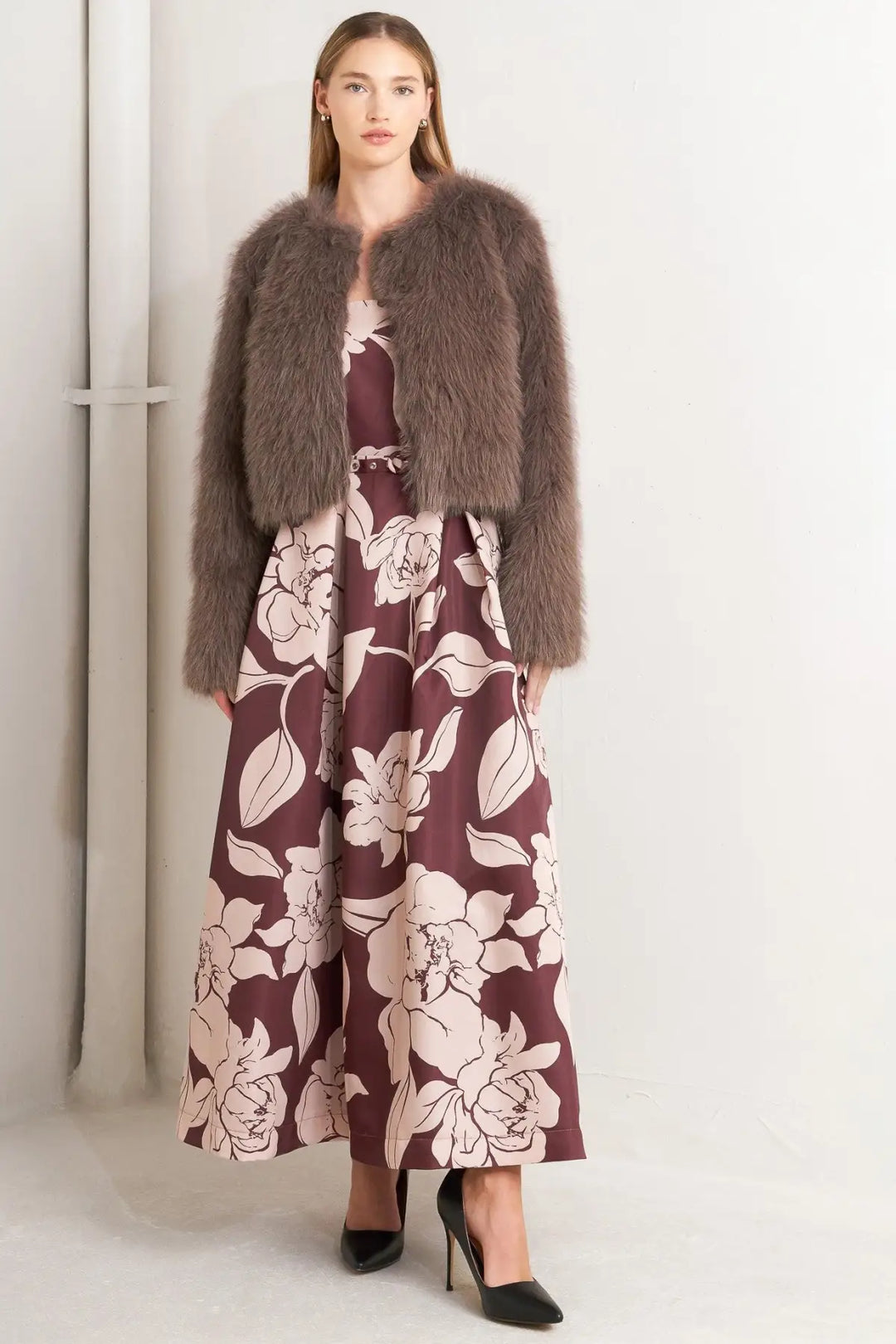 PLUSH ESCAPE MOCHA/CREAM FAUX FUR CROPPED JACKET