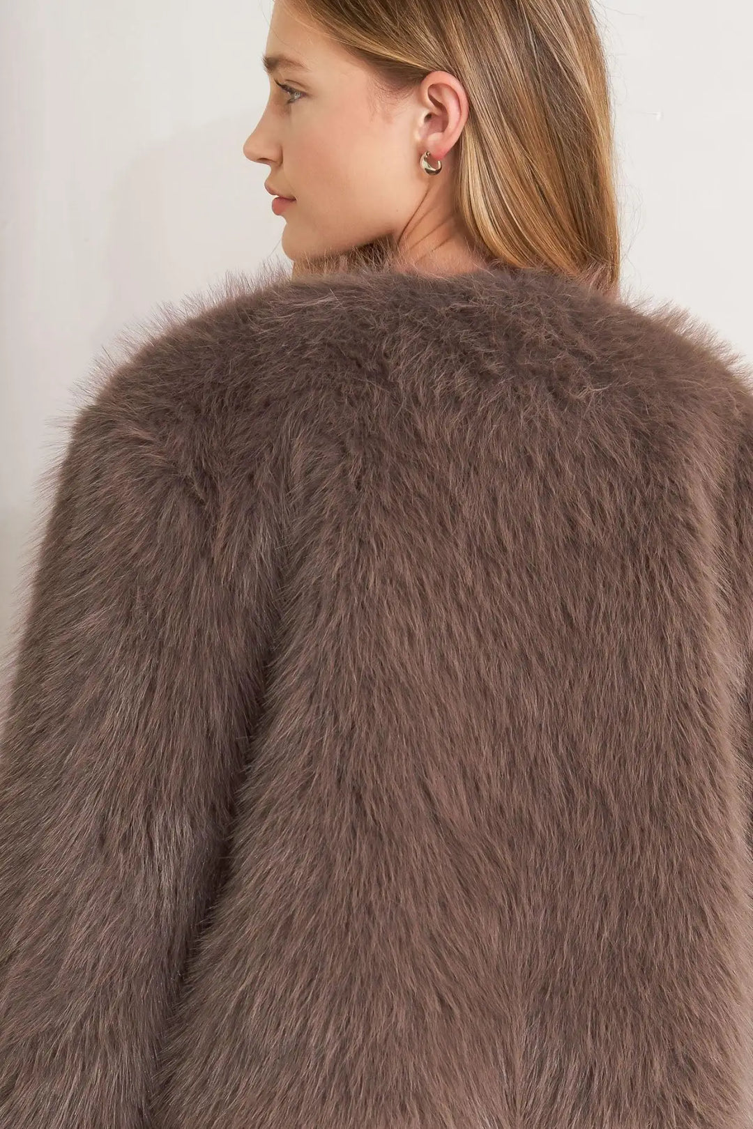 PLUSH ESCAPE MOCHA/CREAM FAUX FUR CROPPED JACKET