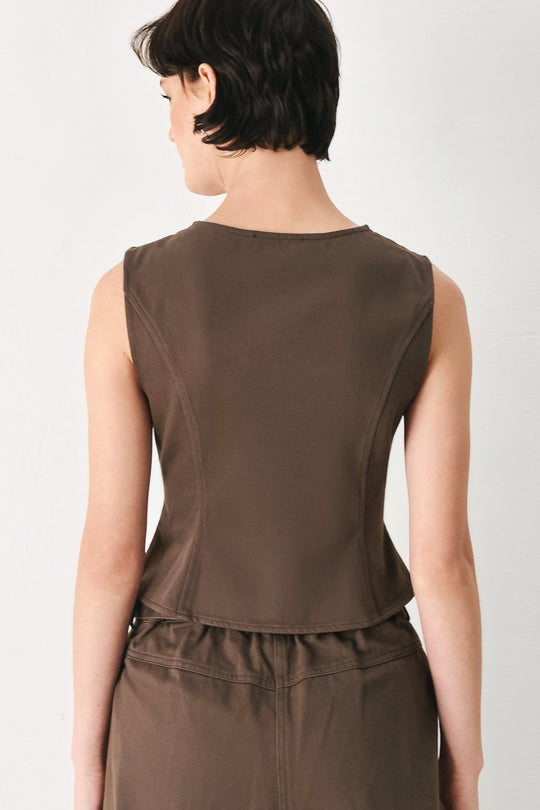 BROWN SUGAR STATEMENT WOVEN VEST