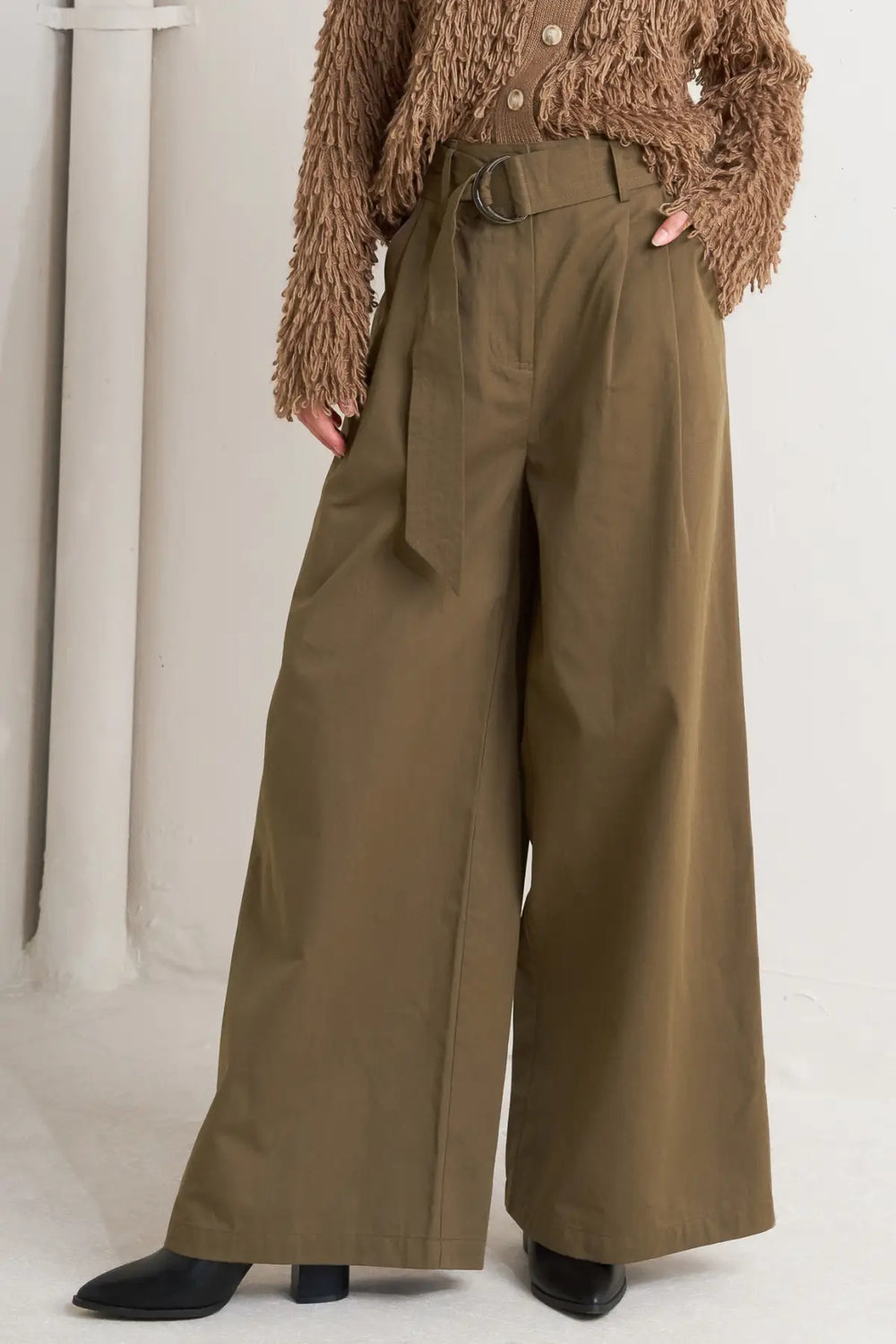 ELEGANCE UNVEILED WOVEN PANTS - PANTS