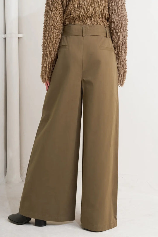 ELEGANCE UNVEILED WOVEN PANTS - PANTS