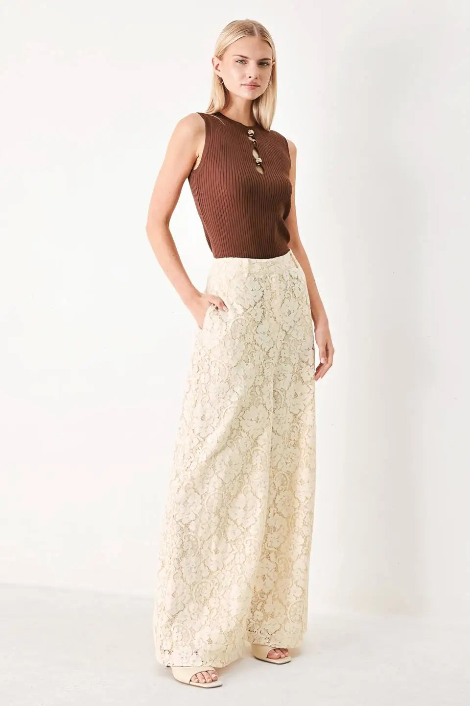 DELICATE BEAUTY WOVEN LACE PANTS