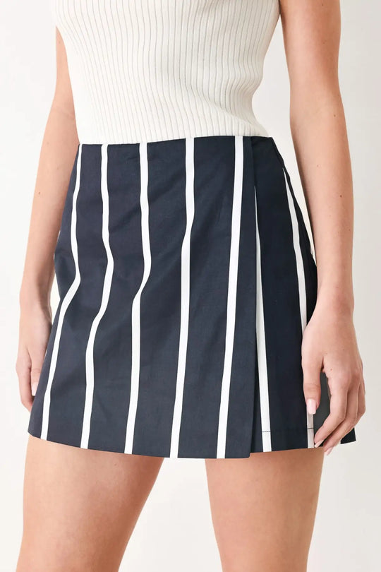 DARK RHYTHM STRIPE WOVEN SKORT