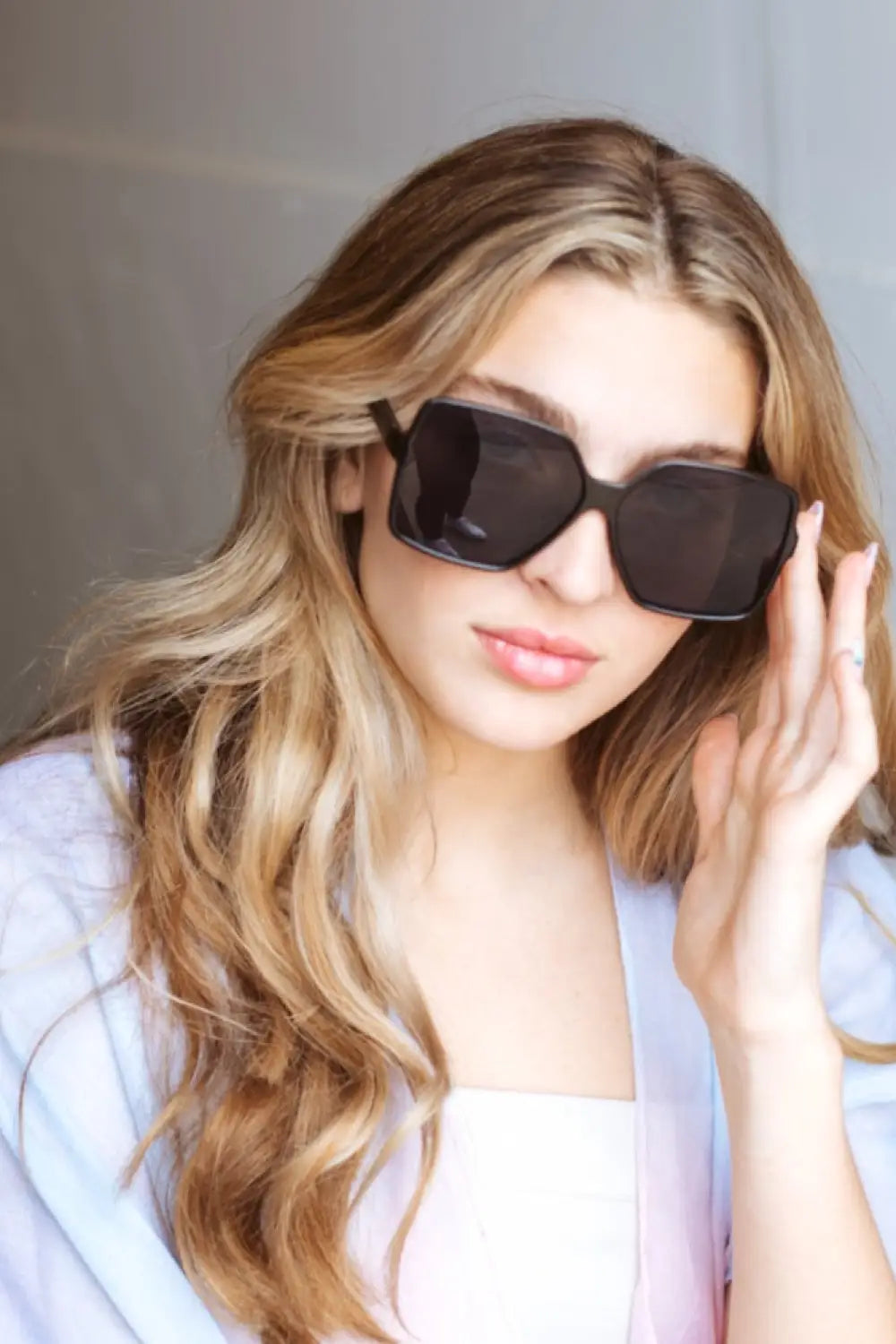 Hanna Hexagon Frame Sunglasses - Black - Sunglasses