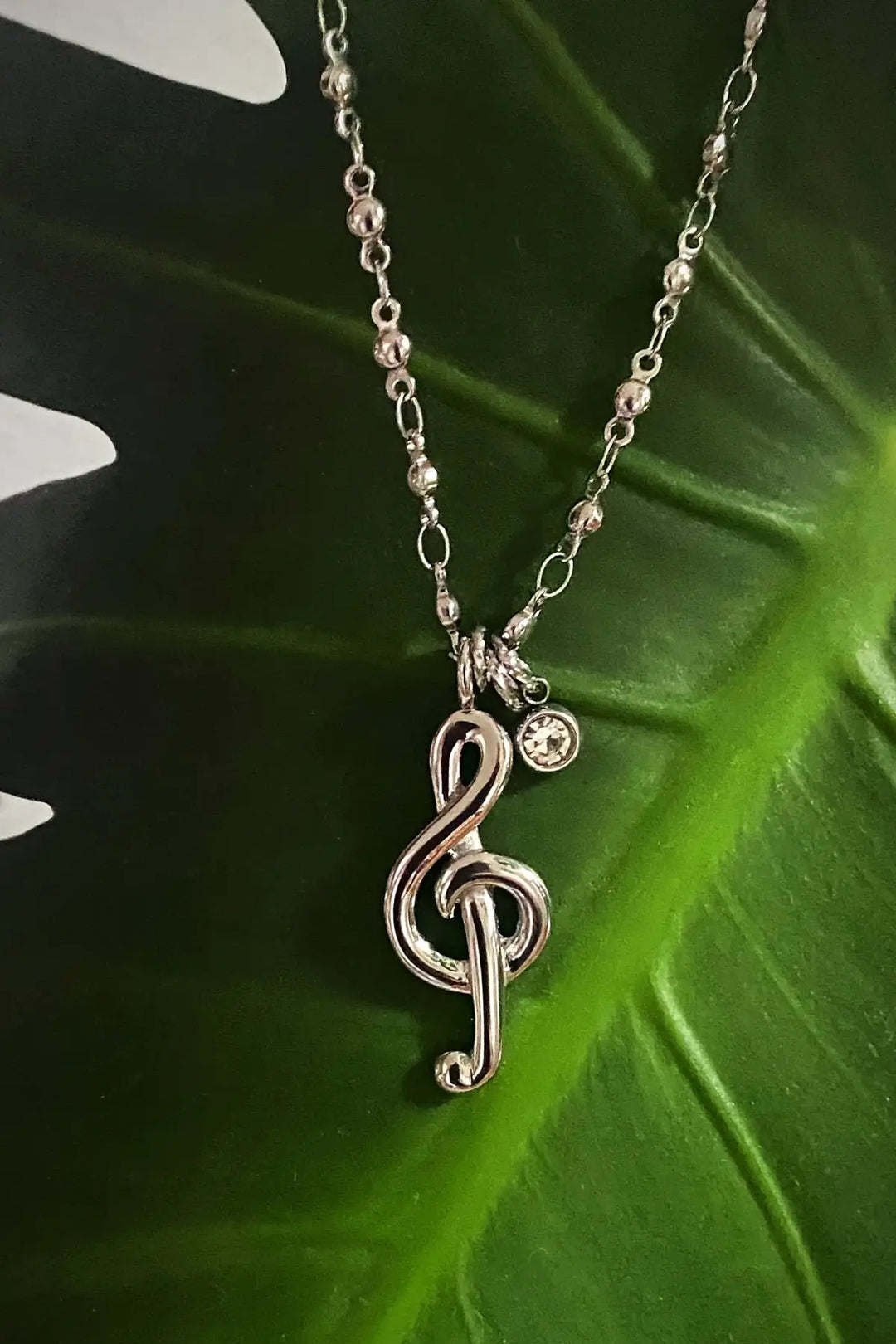 MUSICAL NOTE NECKLACE