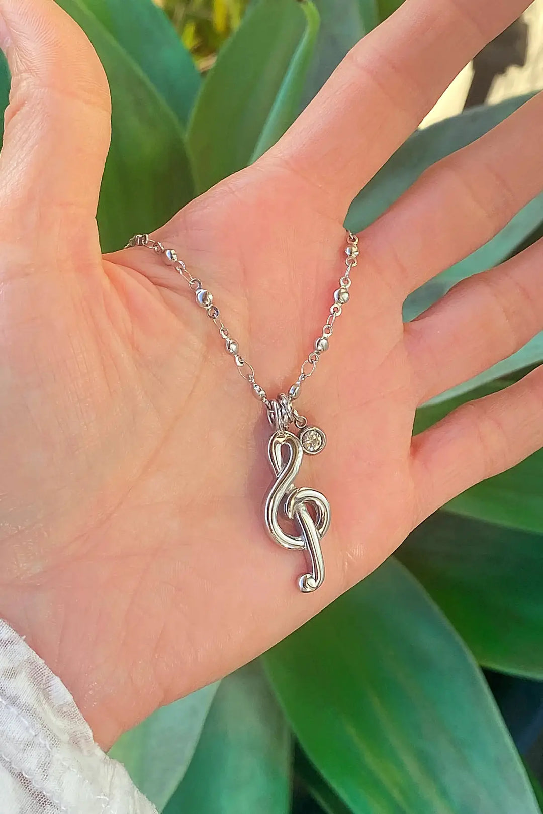 MUSICAL NOTE NECKLACE