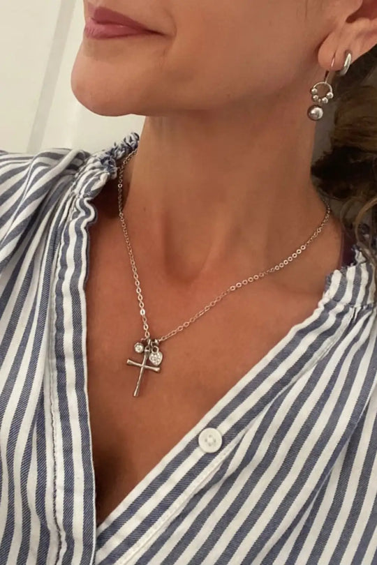 DAINTY CROSS NECKLACE