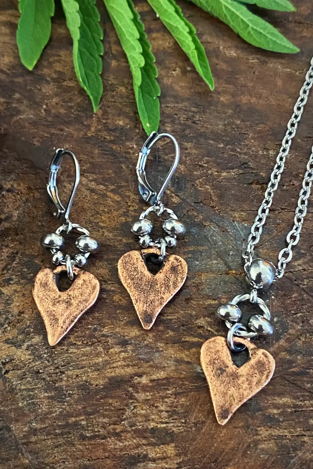 RUSTIC HEART NECKLACE