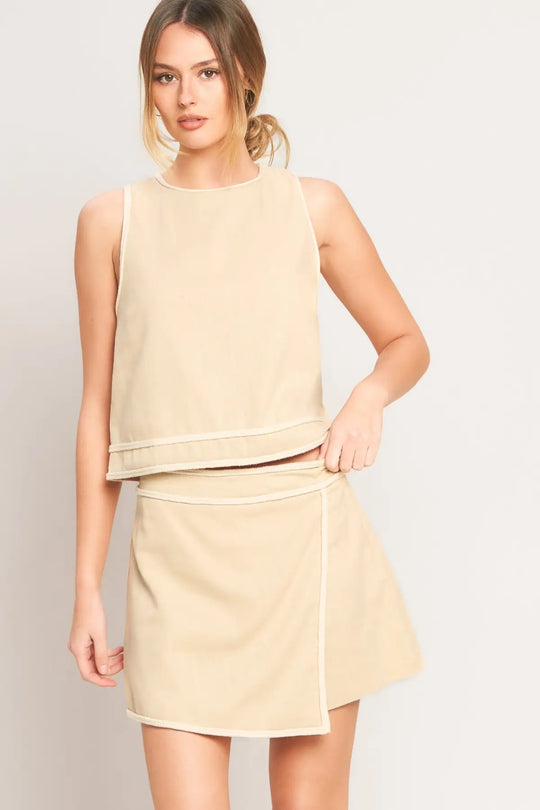 ELEVATED ESSENTIAL WOVEN SKORT - SHORTS