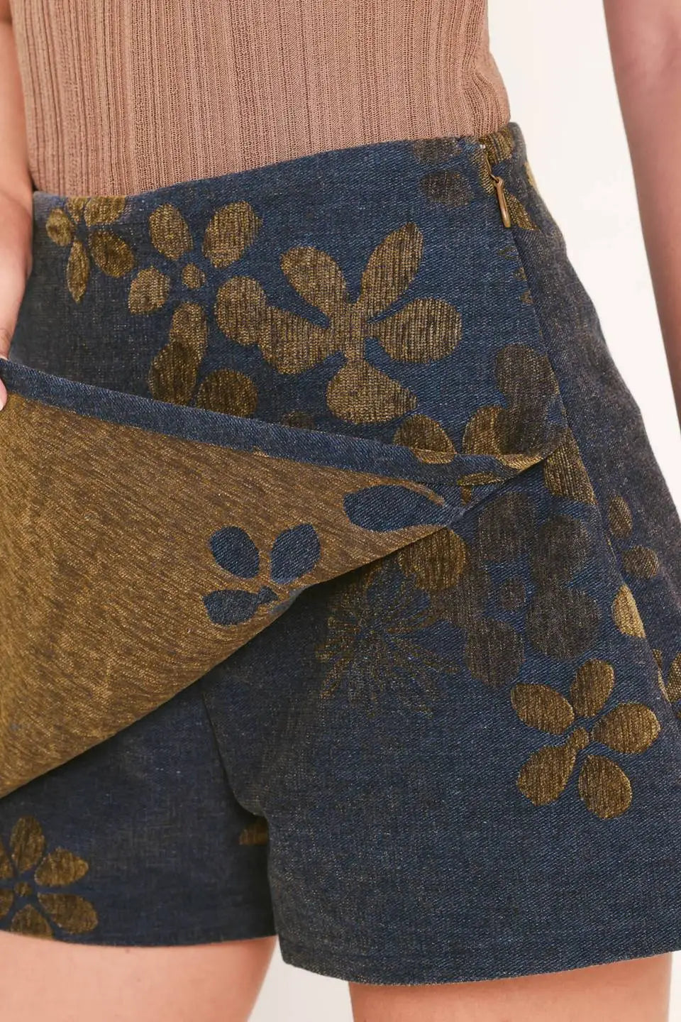 COPPER BLOSSOM WOVEN SKORT - SKORTS