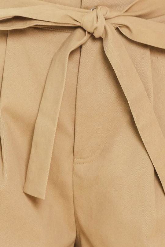 BEIGE MORNING FLUTTER WOVEN SHORTS - SHORTS