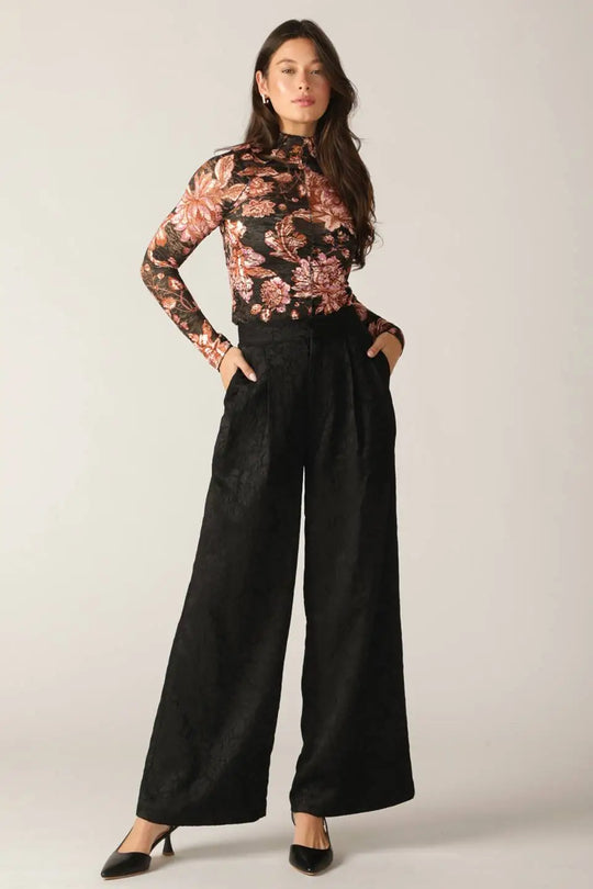 FIRESIDE CHATS STRETCH LACE TOP - TOPS