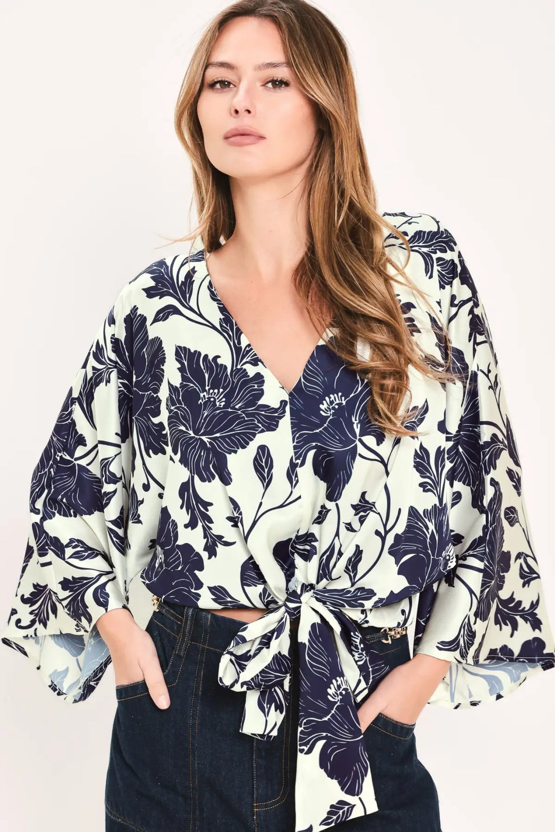 WHITE MAGNOLIA CURRENT WOVEN TOP - TOPS