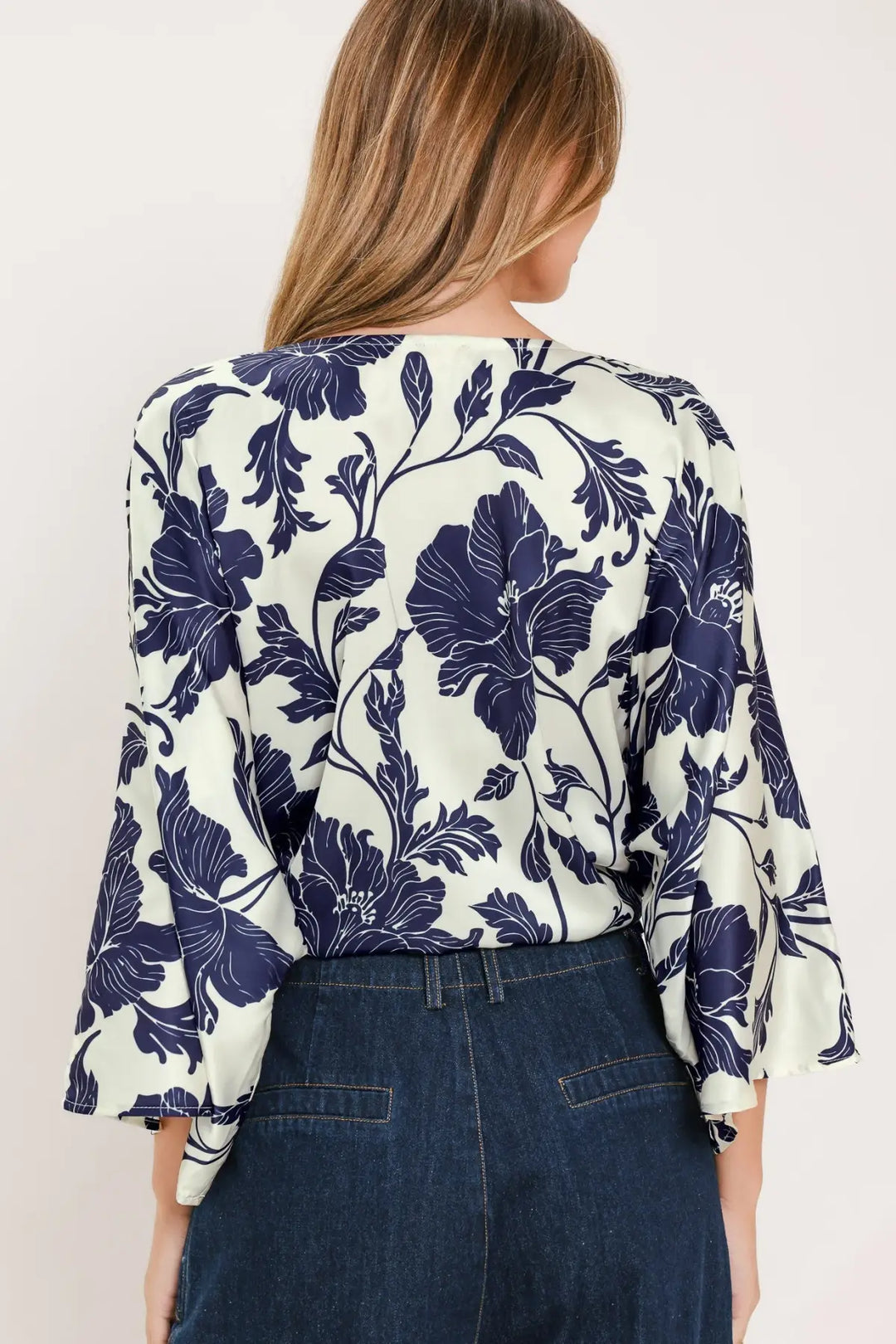 WHITE MAGNOLIA CURRENT WOVEN TOP - TOPS