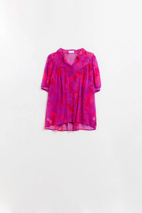 Q2 Abstract Shirt with Short Sleeves in Pink and Red