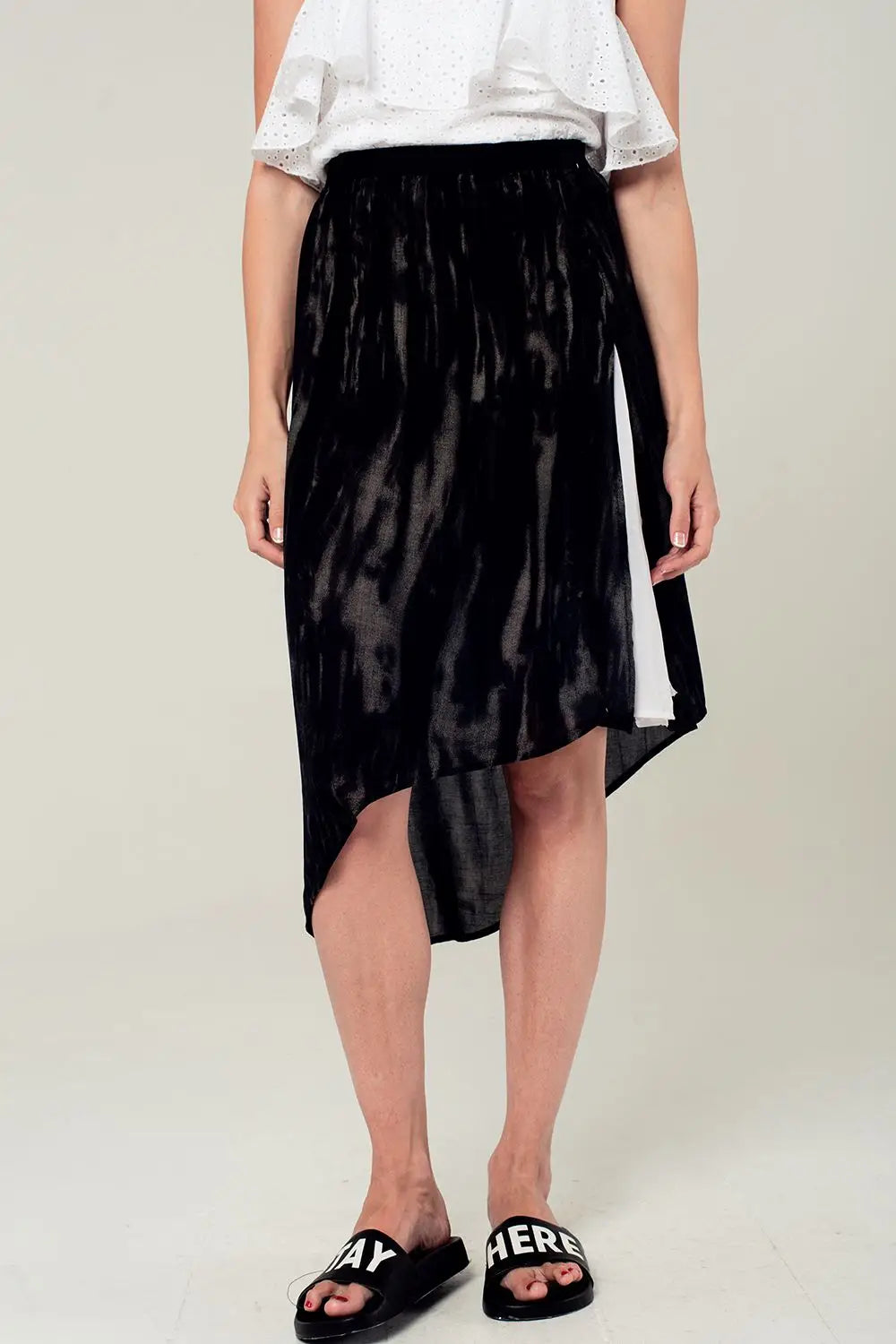 Asymmetric hem skirt in black and gray print - Skirts