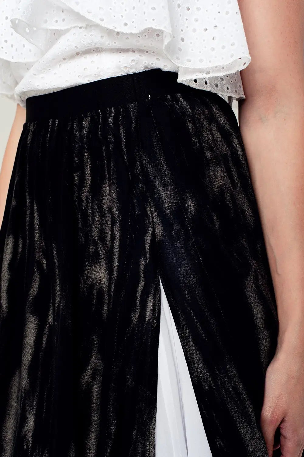 Asymmetric hem skirt in black and gray print - Skirts
