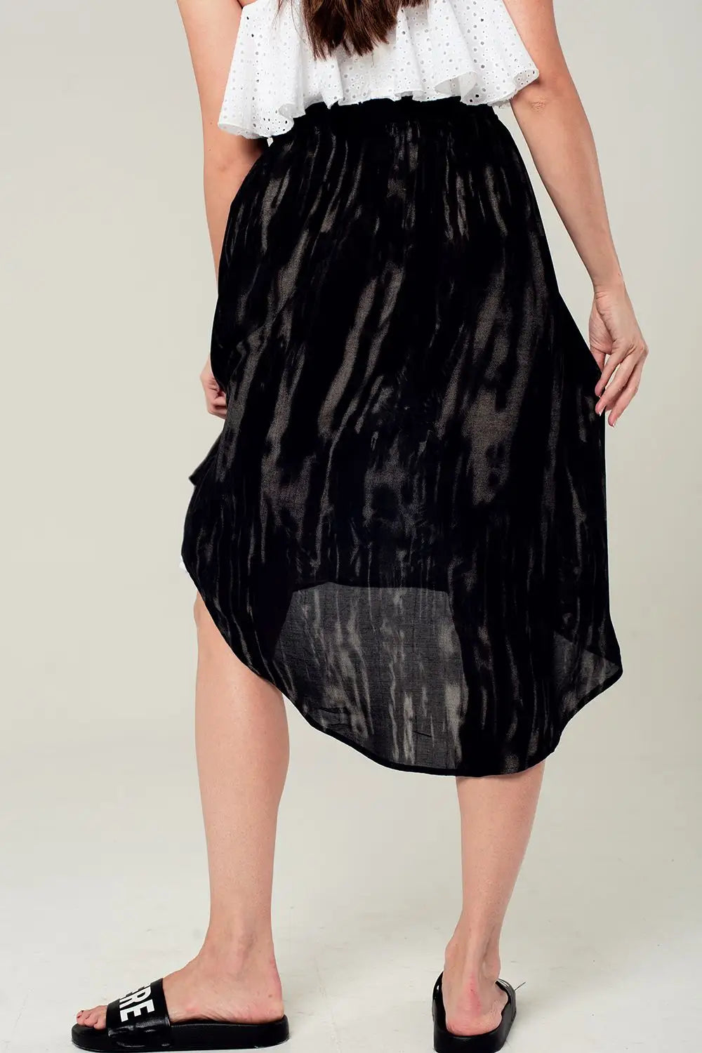 Asymmetric hem skirt in black and gray print - Skirts