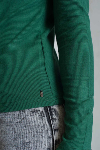 Asymmetric neck sweater in green