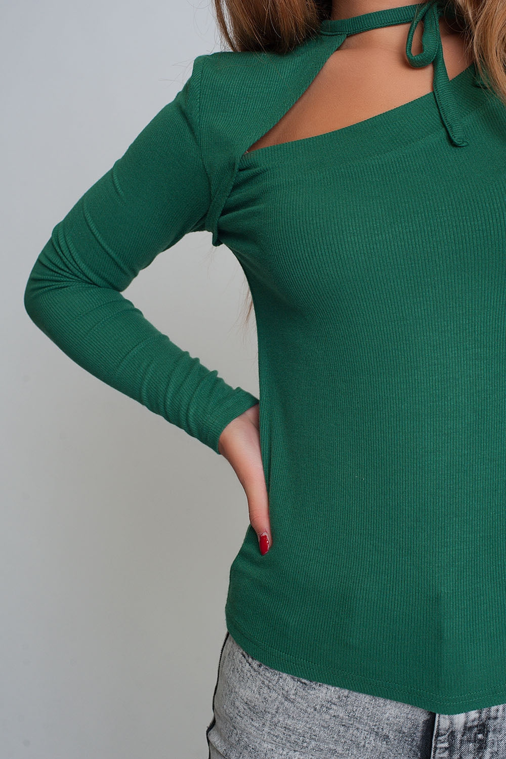 Asymmetric neck sweater in green