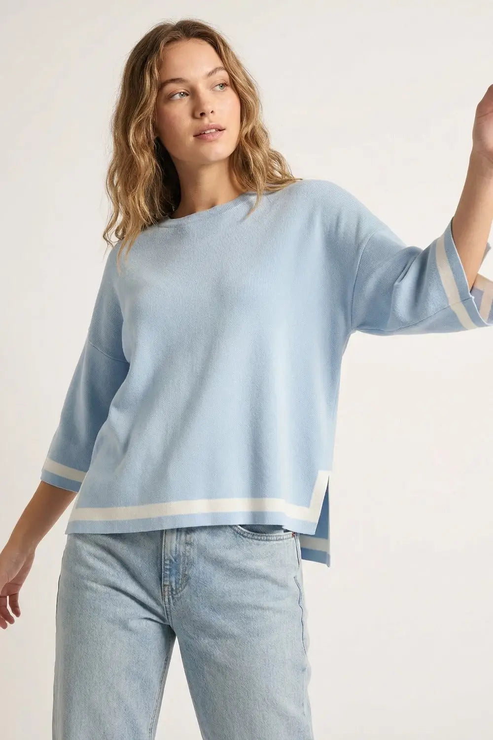 baby blue Fine Knit sweater with Contrast Stripe in white Detail and 3/4 Sleeves - One Size / Blue