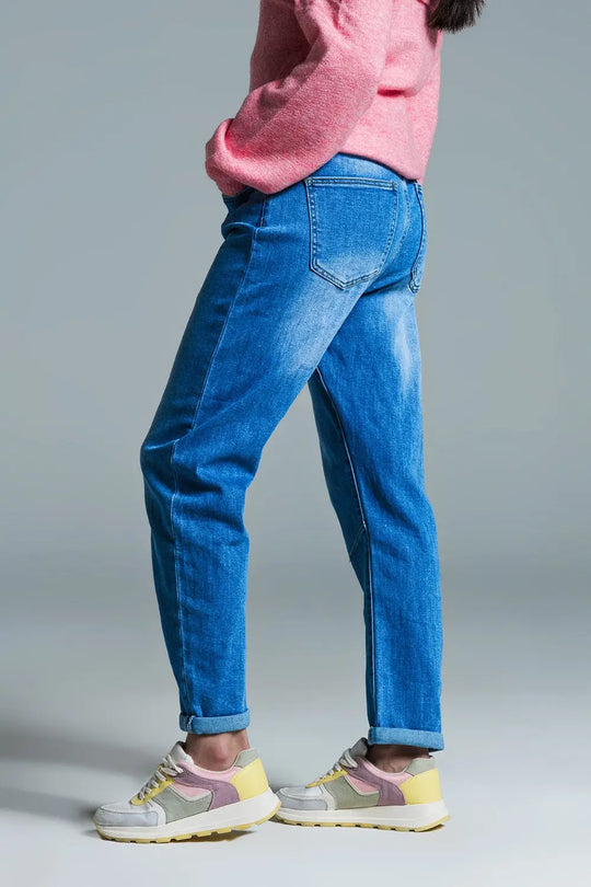 Basic Mom Fit Jeans In Mid Wash With Knee Darts - Jeans