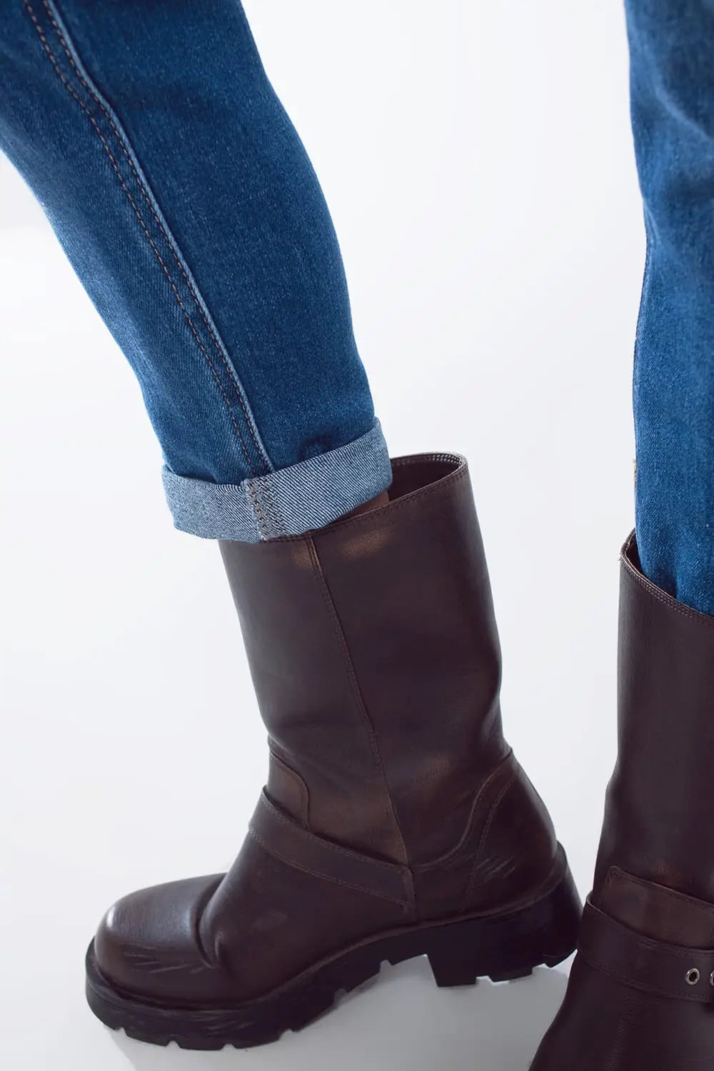 Basic Straigh Jeans With Side Pockets in Mid Wash - Jeans