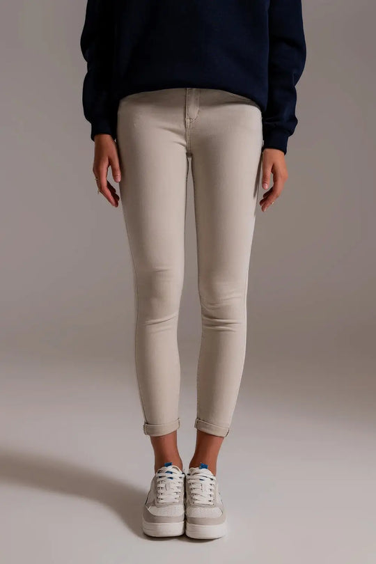 Q2 Beige ankle jeans with soft wrinkles