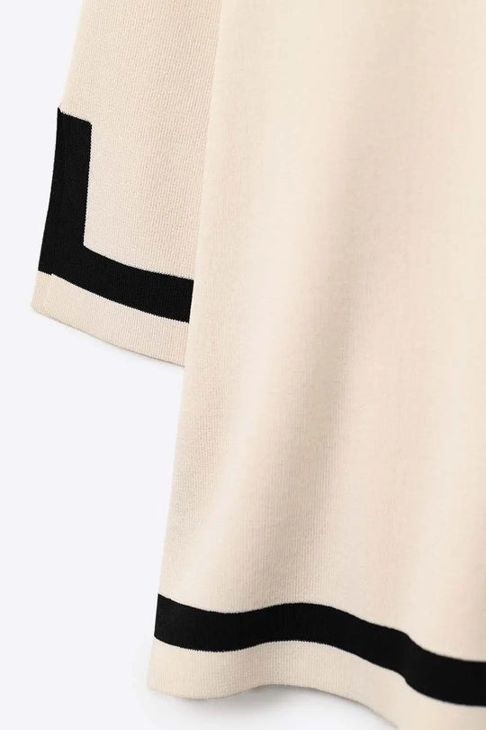 beige Fine Knit sweater with Contrast Stripe in black Detail and 3/4 Sleeves - One Size / Beige